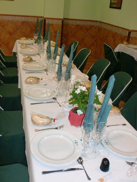 Hostal Las Tres Jotas Alcaracejos Buitenkant foto