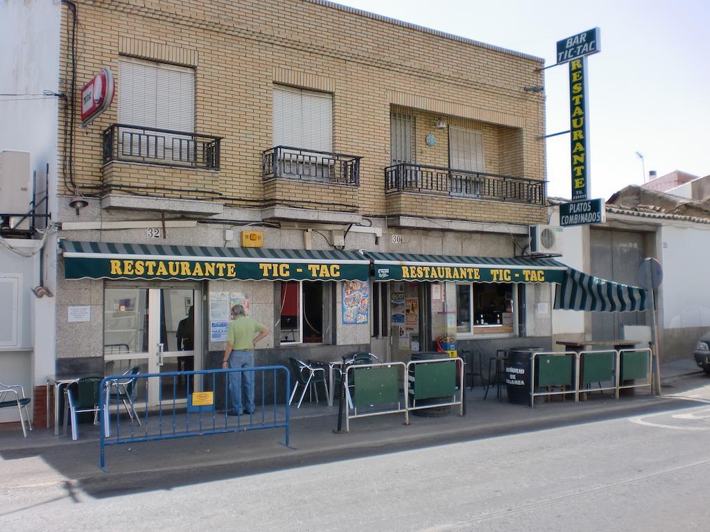 Hostal Las Tres Jotas Alcaracejos Buitenkant foto